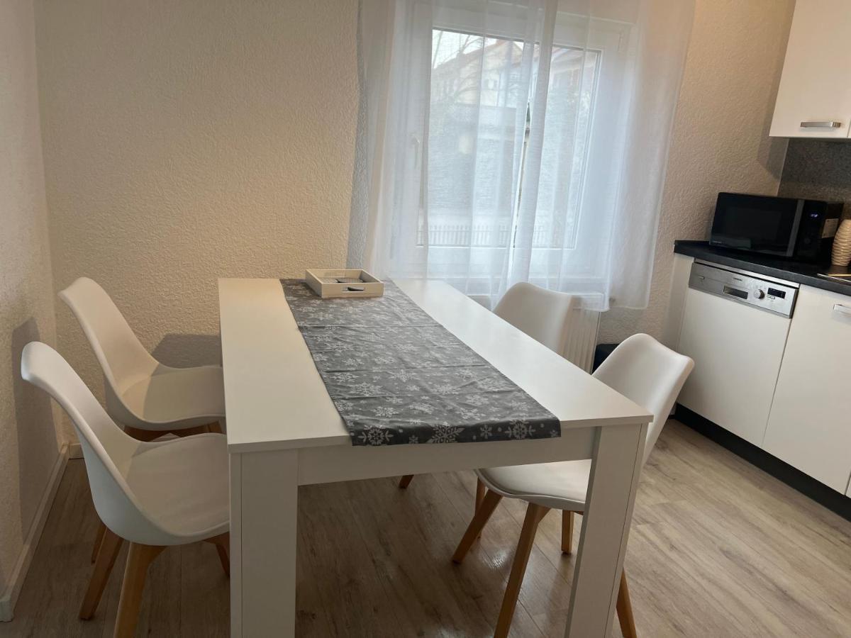 Moderne Helle 2,5 Zimmer Wohnung Mit Grossem Bad Und Kueche In Trossingen Exterior photo