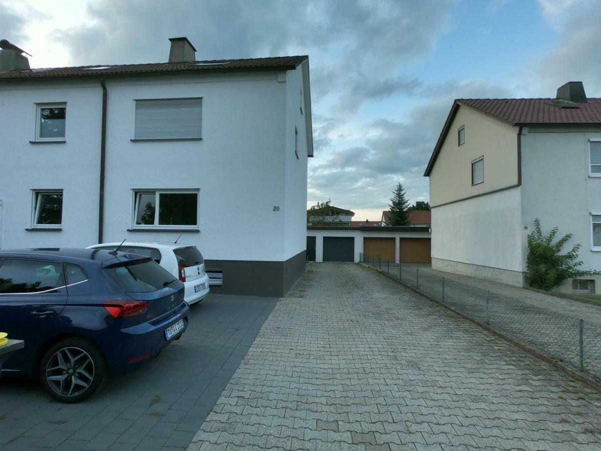 Moderne Helle 2,5 Zimmer Wohnung Mit Grossem Bad Und Kueche In Trossingen Exterior photo