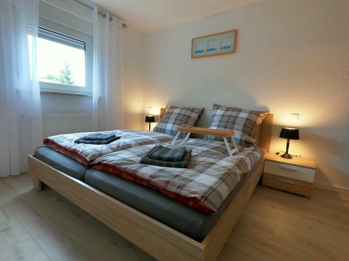 Moderne Helle 2,5 Zimmer Wohnung Mit Grossem Bad Und Kueche In Trossingen Exterior photo